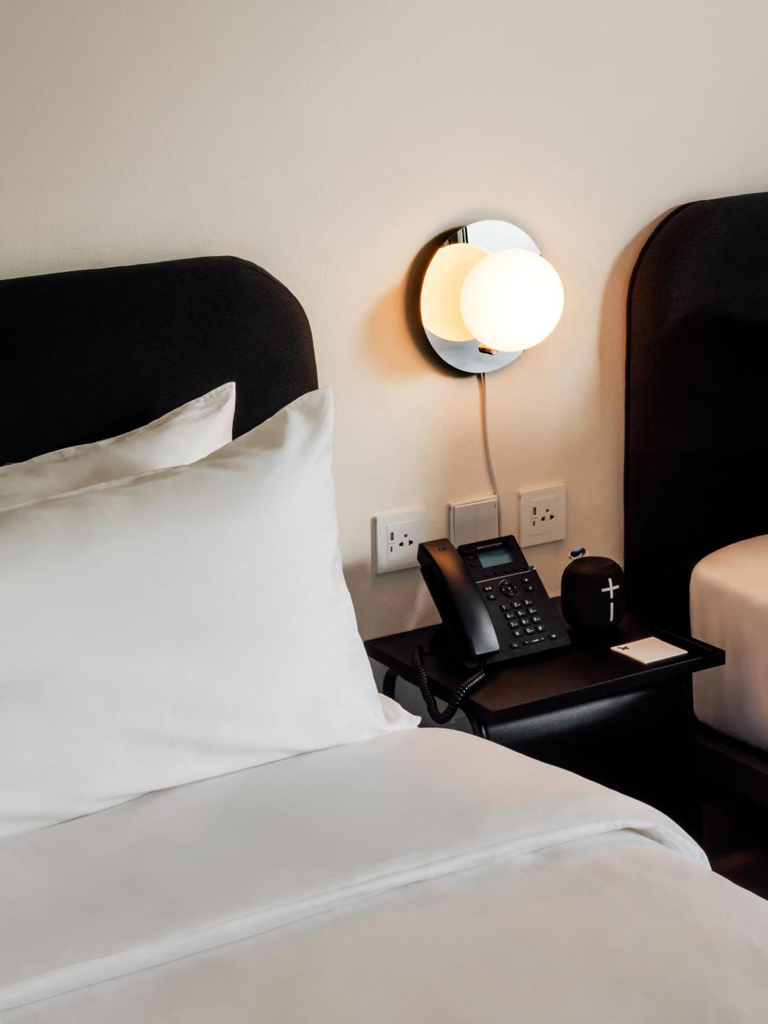 The Standardx, Bangkok Phra Arthit Otel Dış mekan fotoğraf